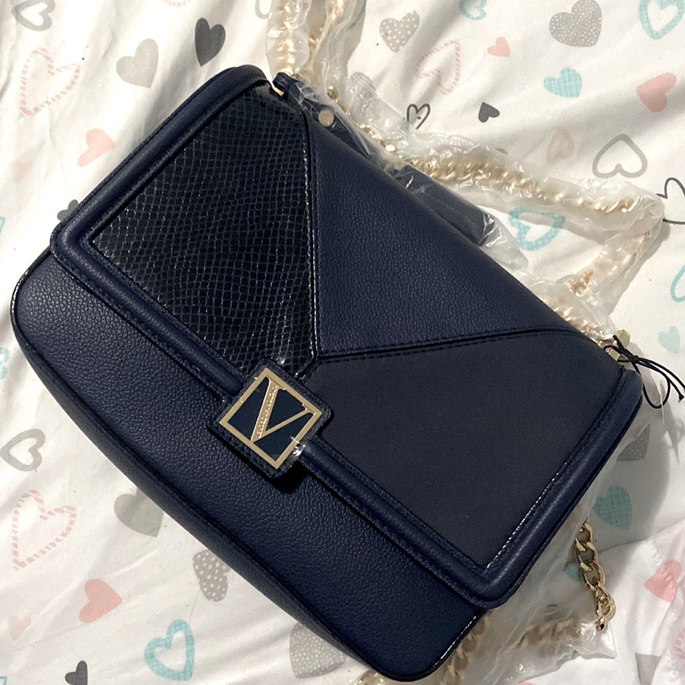 VS New Medium shoulder bag 😍
